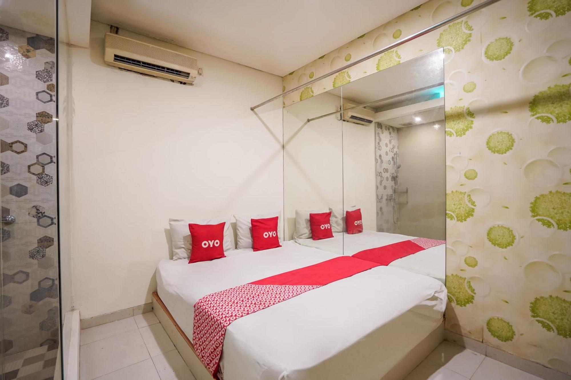 Super Oyo Capital O 92633 Spring Hotel Gubeng Surabaya Exterior photo