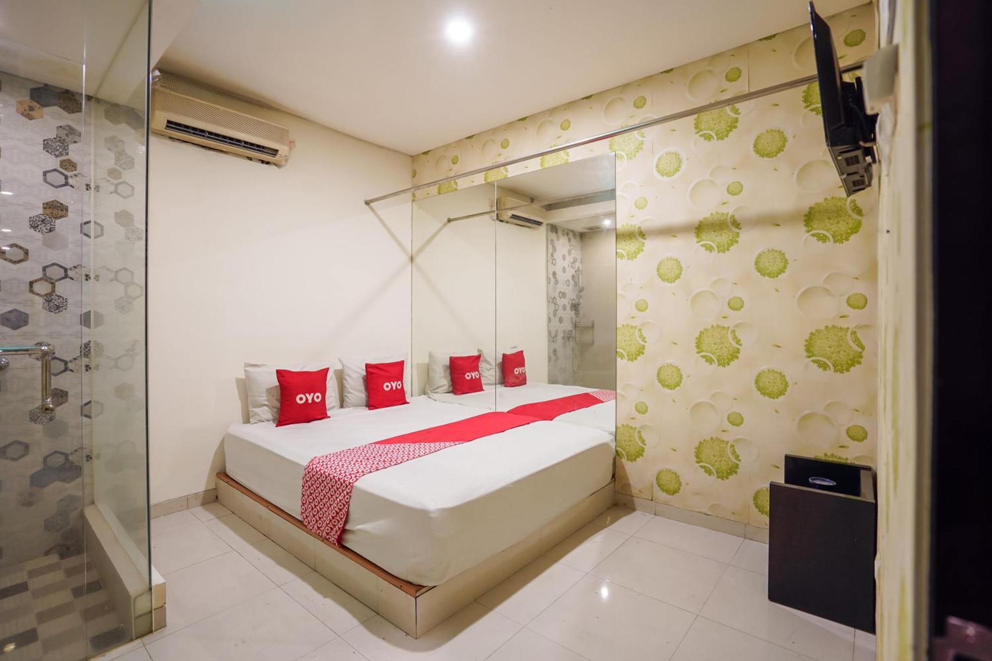 Super Oyo Capital O 92633 Spring Hotel Gubeng Surabaya Exterior photo